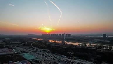 4K航拍南京江心洲夹江大桥车流落日视频的预览图
